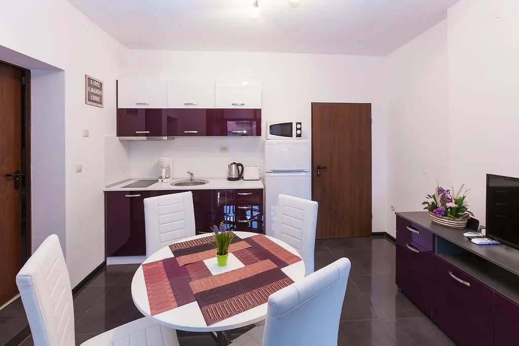 Central Beach Guest Rooms Burgas