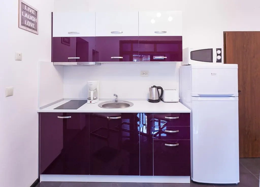 Central Beach Guest Rooms Burgas Apartment